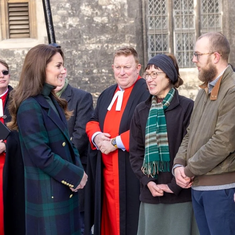 Kate Middleton a plantat un cireș în memoria Reginei
