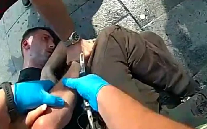 Atacatorul a fost imobilizat FOTO: Captura x