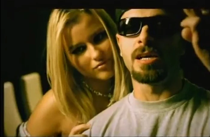 Daniela Crudu in videoclipul BUG Mafia