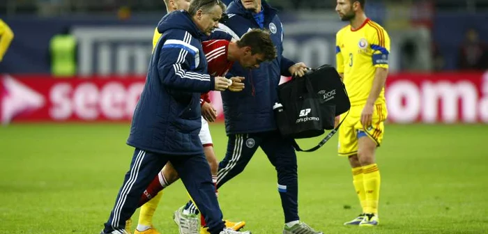 Lucas Andersen a ieşit de pe teren cu buza spartă şi probleme la dantură FOTO David Muntean