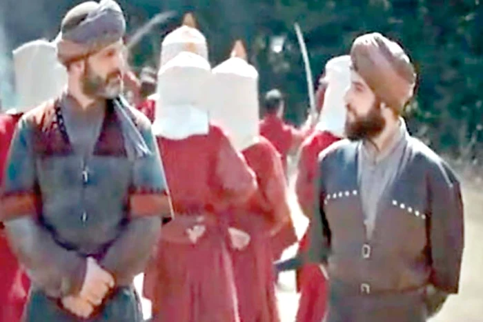 Halit Ergenç îl interpreteazHalit Ergenç îl interpretează în serial pe Sultanul Suleyman, iar soţia lui, Hurrem, este interpretată de Meryem Uzerli ă în serial pe Sultanul Suleyman, iar soţia lui, Hurrem, este interpretată de Meryem Uzerli