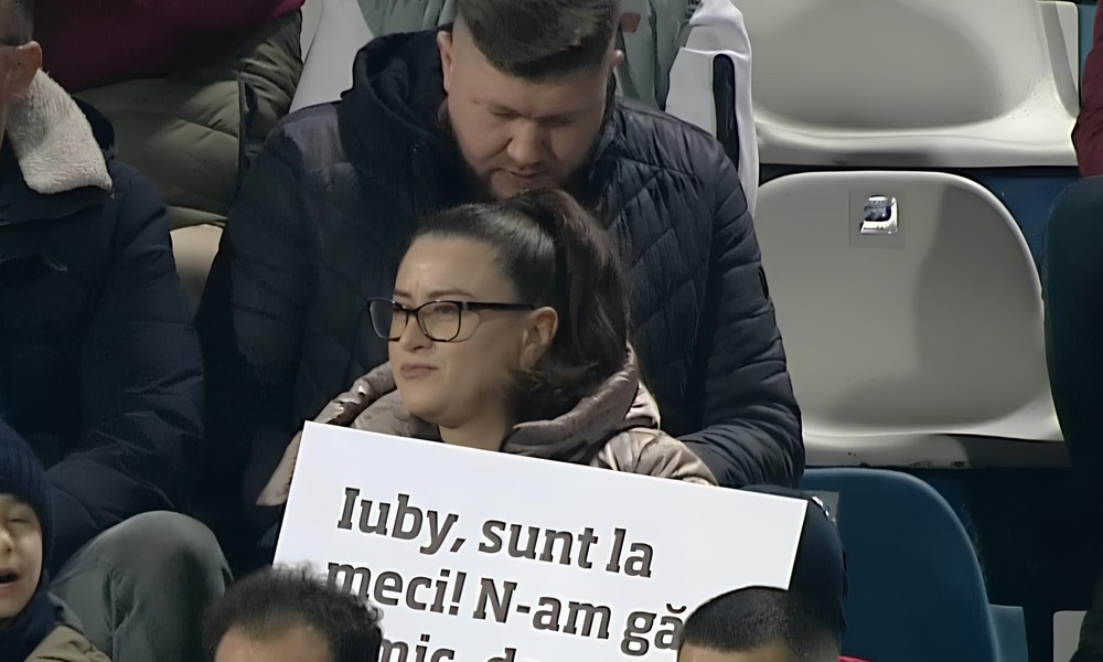 Imaginea serii la Poli Iași - Rapid: mesajul unei suportere pentru soțul său, de Dragobete