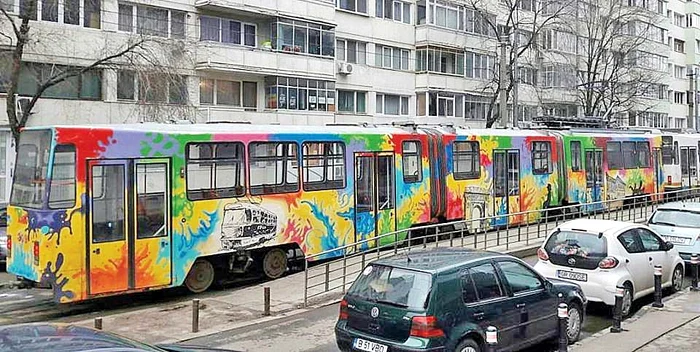 Tramvaiul pictat,  o pată de culoare în oraș