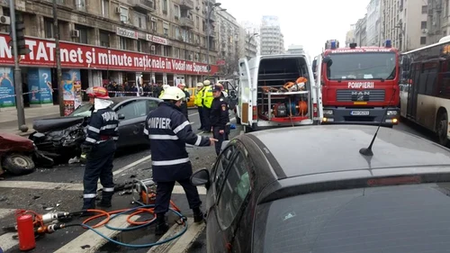 Accident Piata Romana Bucuresti FOTO Facebook/Cristi Dorombach