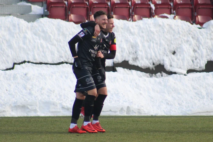 
    Sibienii de la Hermannstadt se bucură pentru golul înscris cu FC ViitorulFoto: sportpictures.eu  