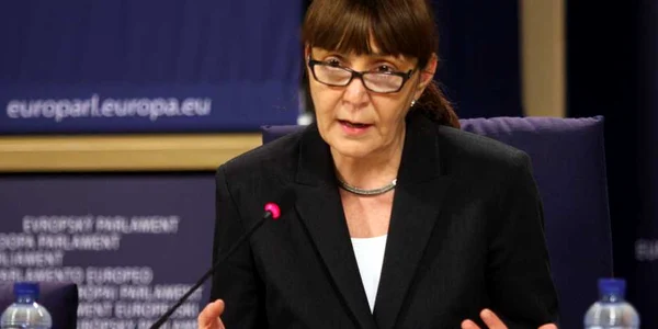 monica macovei