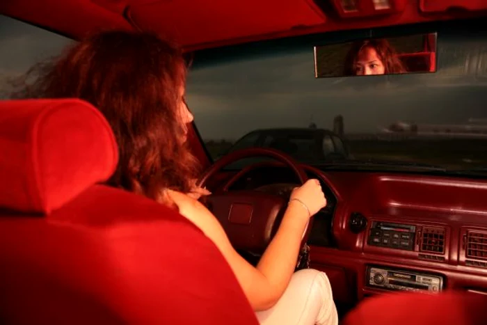 Dacă şofezi noaptea, este recomandat să faci o pauză la fiecare 150 de kilometri parcurşi