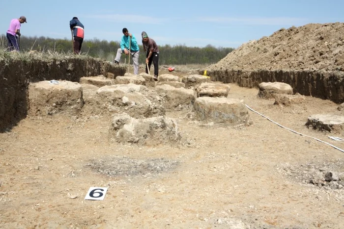 Un sit arheologic a blocat lucrările la Autostrada 0