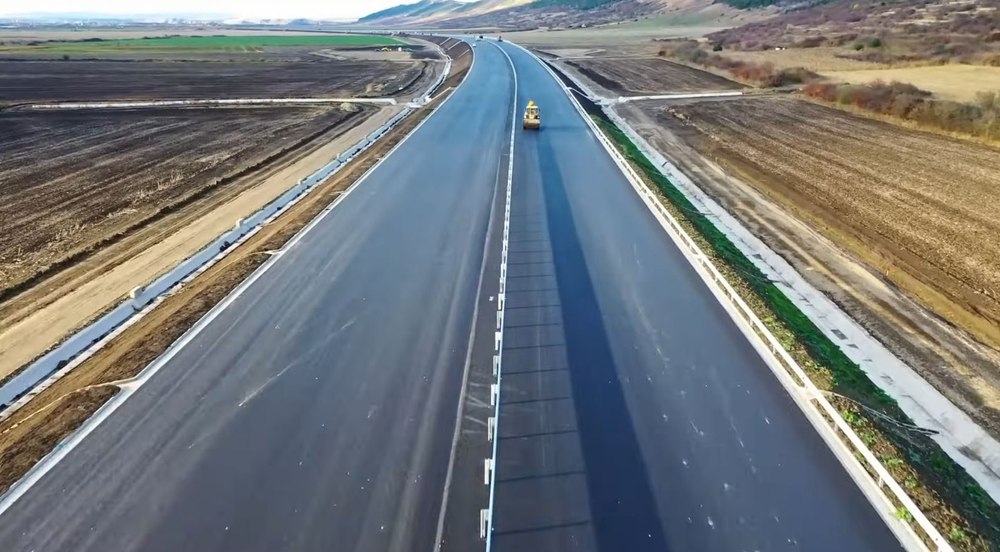 Un tronson al Autostrăzii Transilvania va fi gata cu nouă luni înainte de termen: „Un record național!” Când se deschide VIDEO