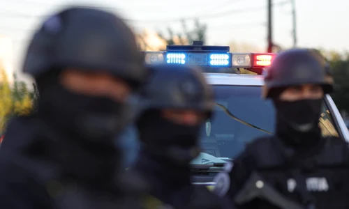 Politisti fac perchezitii la resedintele mai multor persoane implicate in altercatiile violente de sambata, 21 septembrie in orasul Pantelimon  Foto Inquam Photos Octav Ganea (1) jpg