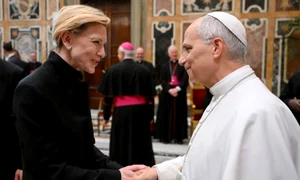 cate blanchett papa leon profimedia jpg