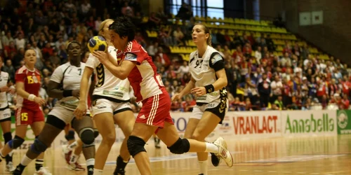 Oltchim - Toulon 28-19, în Liga Campionilor la handbal * Foto: L. Nica
