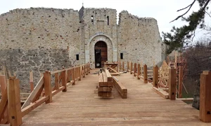 Lucrări de consolidare la Cetatea de Scaun a Sucevei (foto: Muzeul Național al Bucovinei)