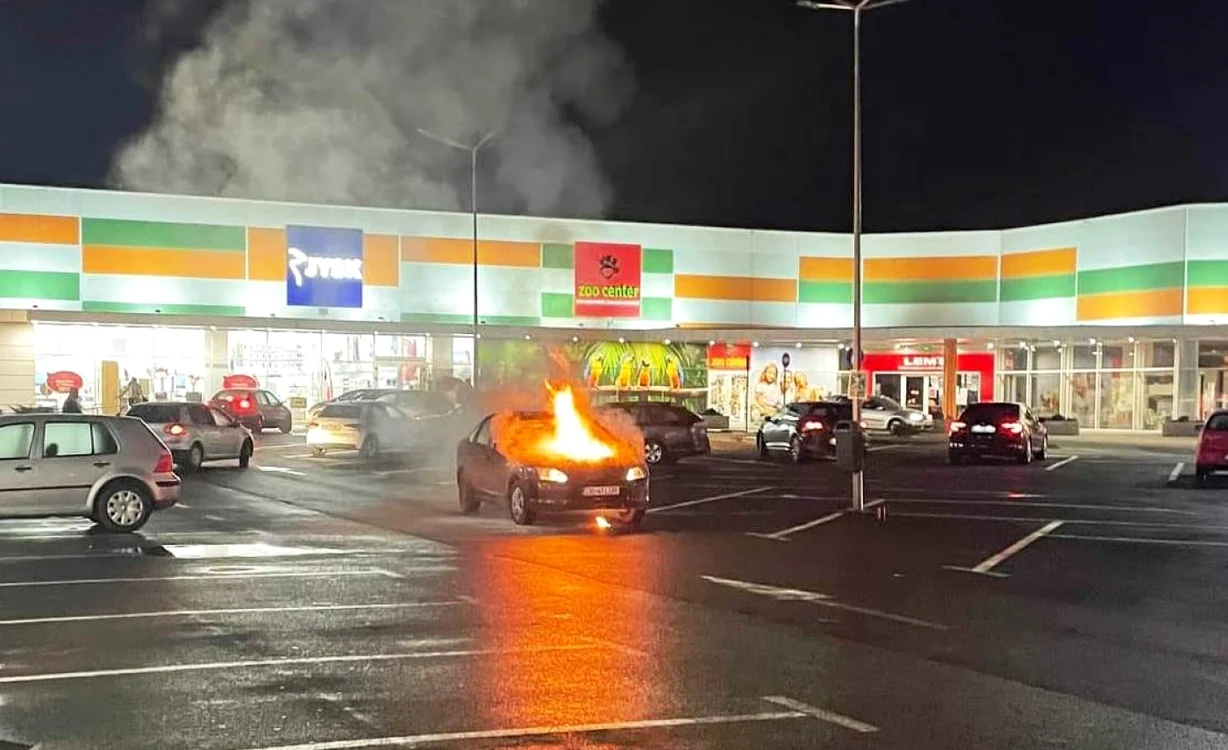 incendiu masina KFC