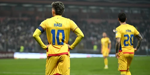 Ianis Hagi si Dennis Man (Sportpictures) jpg