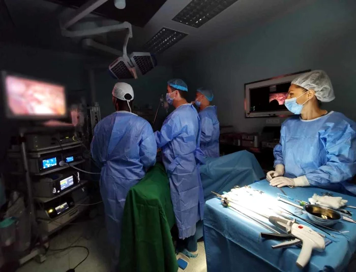 Intervenţia chirurgicală a fost pregătită de o echipă multidisciplinară. Foto: Spitalul Judeţean