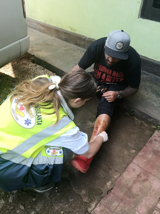 CRBL este rănit la picior