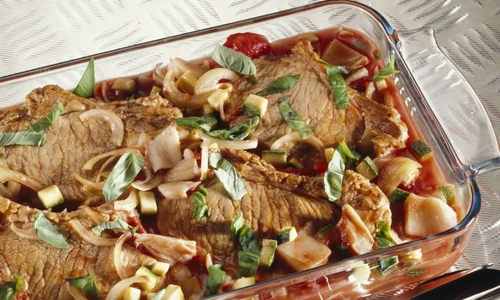 cotlete porc sos rosii StockFood 00112487 HiRes jpeg