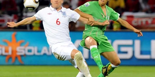 John Terry (stânga) a acuzat dureri puternice la spate EPA