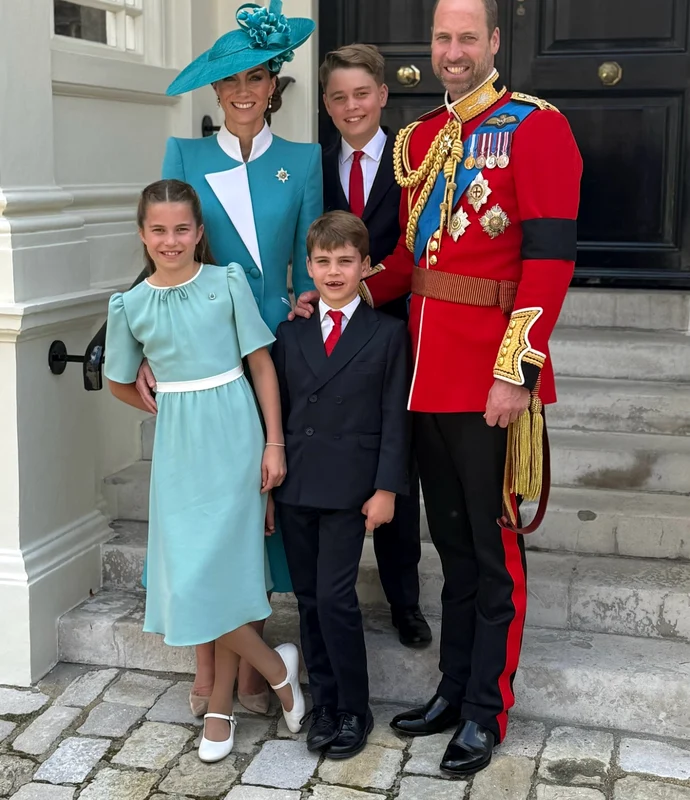 Prințul William, Kate Middleton, George, Charlotte și Louis
