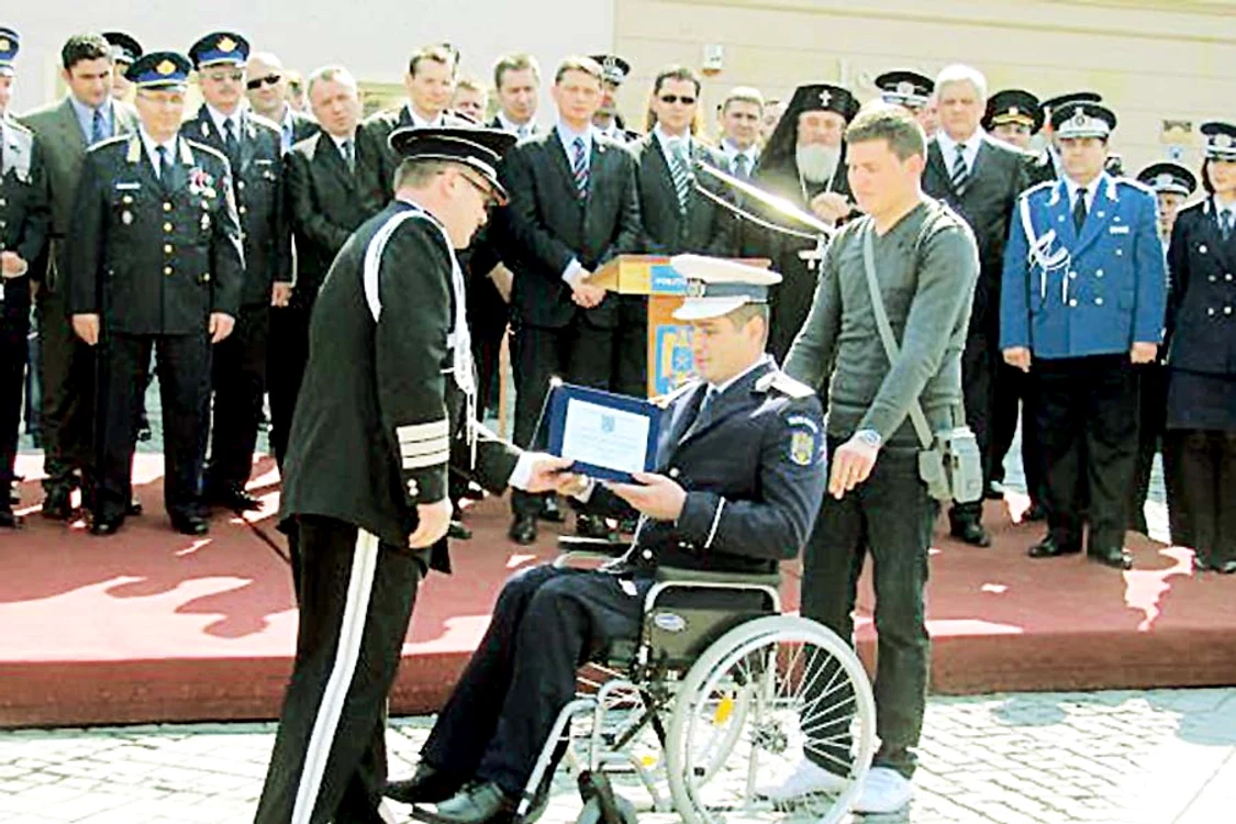Poliţistul Dobrilă,  într-o fotografie  din 2011, făcută  înaintea accidentului  care i-a schimbat viaţa