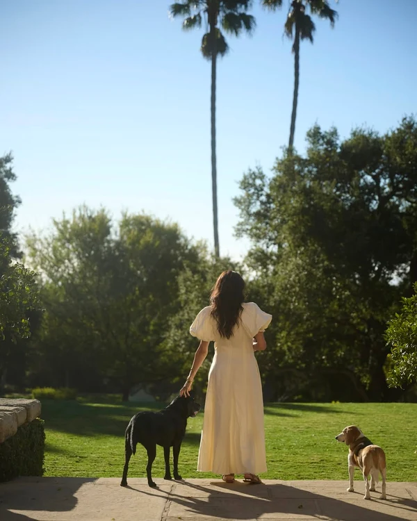 Meghan și câinii în Montecito, Foto Instagram As Ever jpg