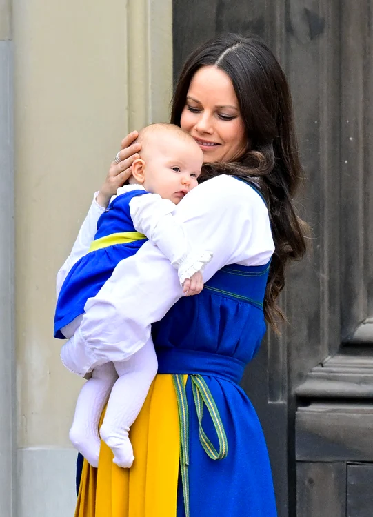 Prințesa Sofia cu micuța Ines în brațe, alături de Prințul Carl Philip, Foto Profimedia (11) jpg