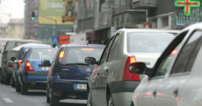 Doar 6% din români şi-ar cumpăra maşină