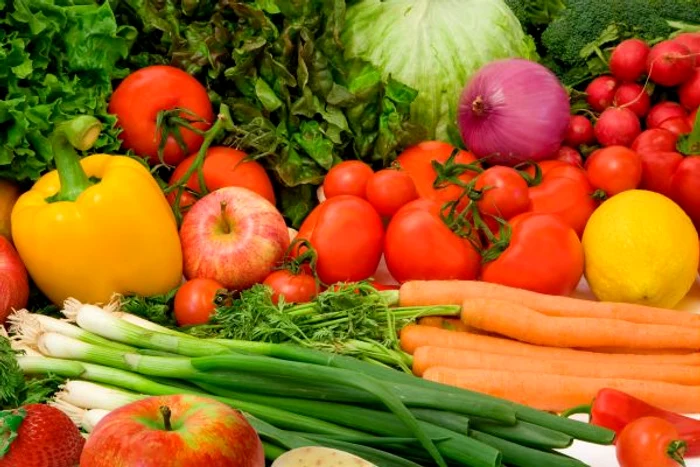 
    Un consum bogat în legume, fructe, pește, ulei de măsline protejează celulele creierului pe măsură ce îmbătrânim.www.clicksanatate.ro  