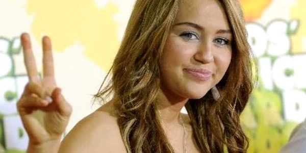 Miley Cyrus, de la Hannah Montana pe Disney Channel, la “Sex and The City 2”