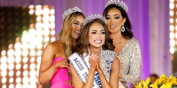 Miss SUA 2022 Foto Arhivă personala Instagram JPG