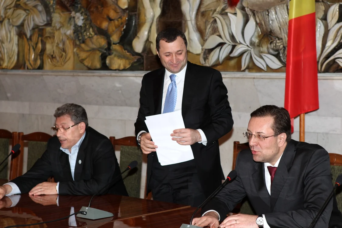 Dacă nu vor vota noul cabinet de miniştri, după alegerile anticipate cele trei partide din AIE vor pleca în opoziţie FOTO Adevărul