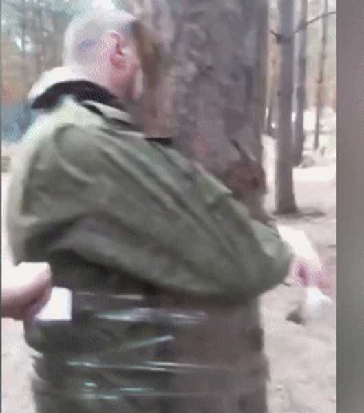 Cum sunt pedepsiți soldații lui Vladimir Putin prinși beți la datorie VIDEO