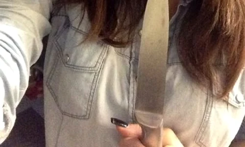 Roxana (15 ani) susţine că a fost violată de mai mulţi băieţi jpeg