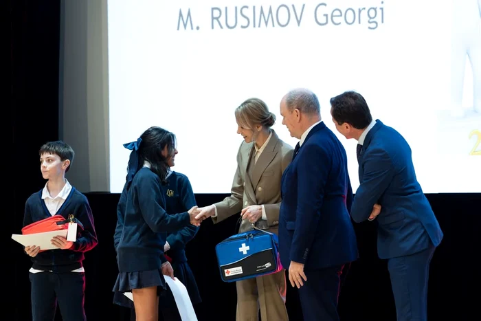 Charlene la Premiile Crucea Roșie (4) jpg