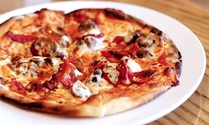 Pizza vegetariana cu trei branzeturi jpeg