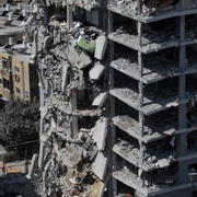 Clădire rezidențială lovită de rachete Israel FOTO EPA EFE jpg