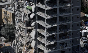 Clădire rezidențială lovită de rachete Israel FOTO EPA EFE jpg
