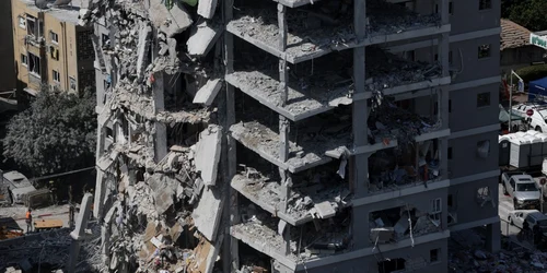 Clădire rezidențială lovită de rachete Israel FOTO EPA EFE jpg