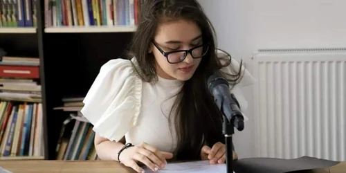 Alexandra Niculae eleva de aur din Arges jpg
