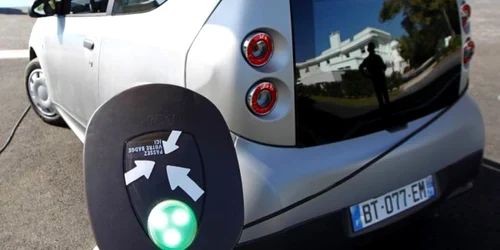 Maşini electrice Bluecar de închiriat în Paris/ Foto: AFP