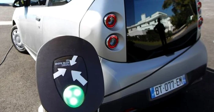 Maşini electrice Bluecar de închiriat în Paris/ Foto: AFP