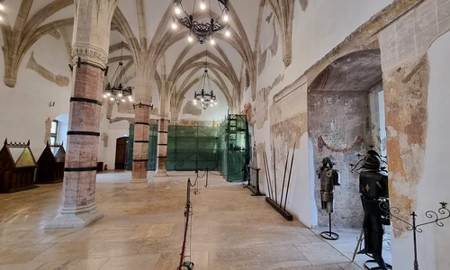 Lucrări de restaurare la Castelul Corvinilor (© Facebook / Primăria Hunedoara)
