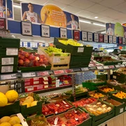 Lidl Bulgaria supermarket FOTO Shutterstock 