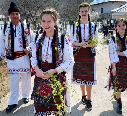 Ramurile de salcie sunt sfințite FOTO: Ecaterina Hulea