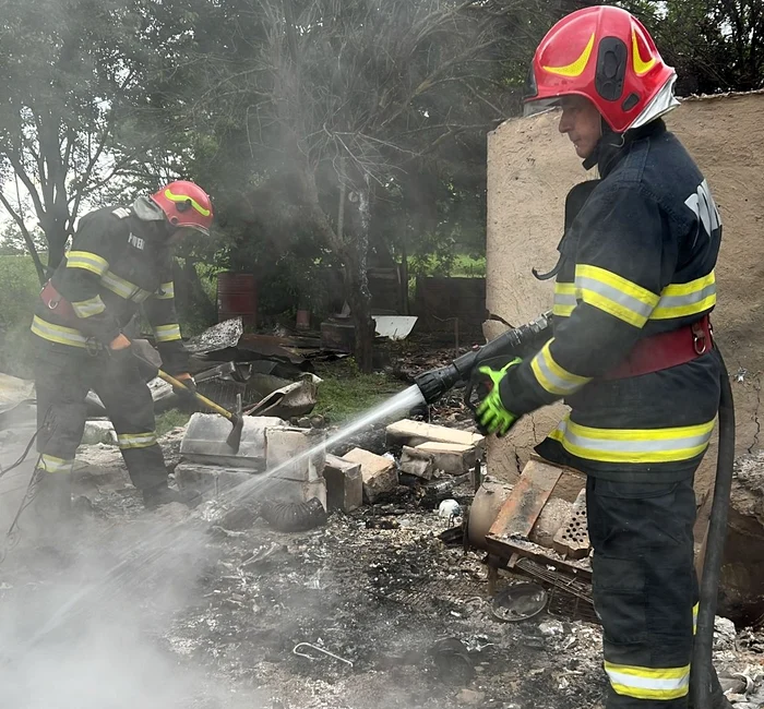 Locuinţa a fost distrusă în totalitate Foto: ISU Ialomița