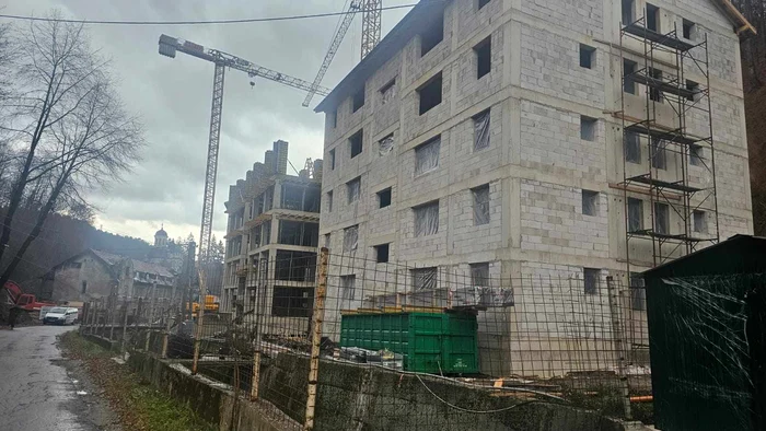Blocurile noi în șantier. Foto Carman Preda, noiembrie 2024