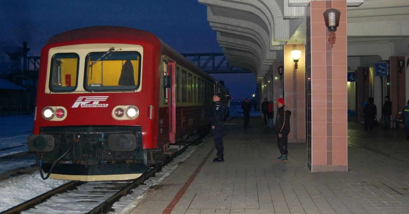 Trenul Iaşi-Braşov a fost incendiat în gara Vaslui