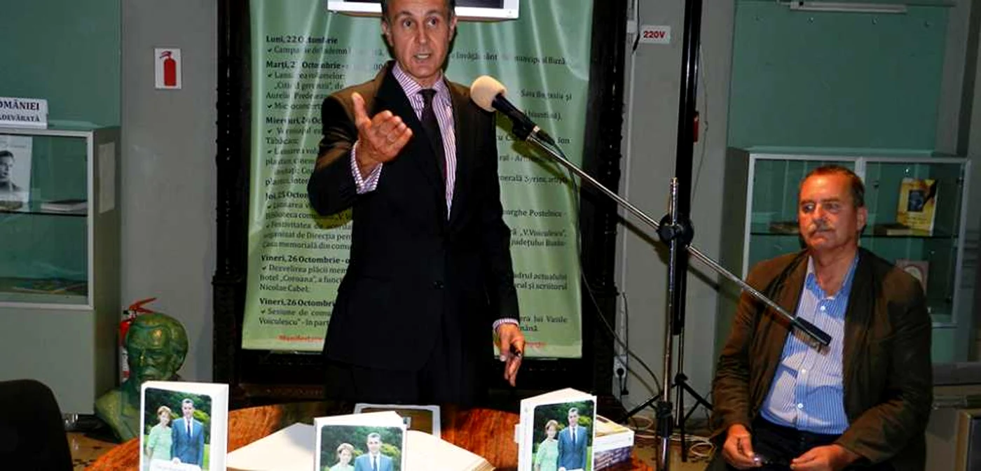 Principele Radu a lansat volumul şi în alte oraşe ale ţării