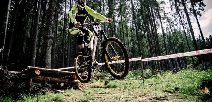 Cursele de downhill vor avea loc pe muntele Cozla FOTO: facebook/Tare ca Piatra